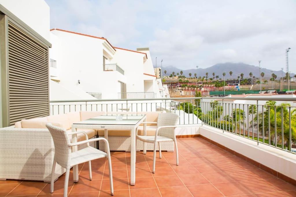 2 Bedrooms Apartment In Magnolia Golf Resort, La Caleta Адехе Екстер'єр фото